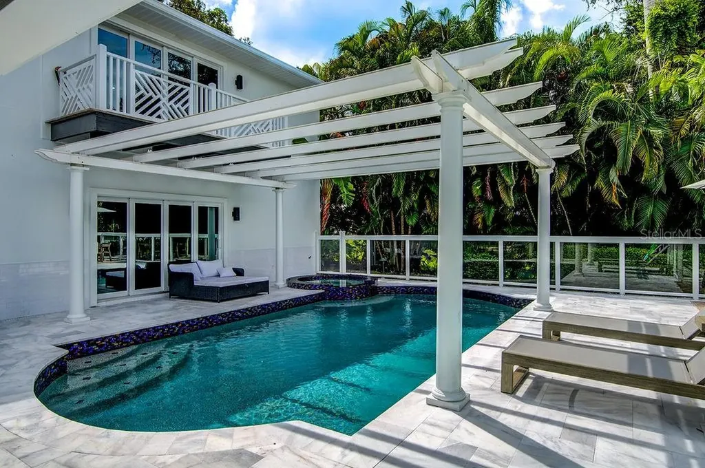 1720 Spring Creek Drive Sarasota FL 34239