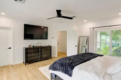 1720 Spring Creek Drive Sarasota FL 34239