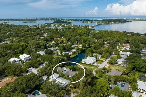 1720 Spring Creek Drive Sarasota FL 34239