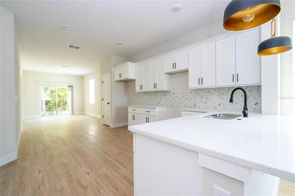 33 W 7th Street Apopka FL 32703
