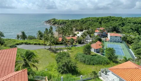 37 Shell Castle Humacao PR 00791