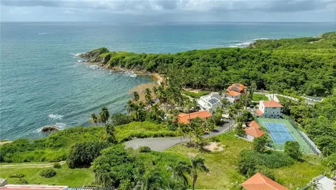 37 Shell Castle Humacao PR 00791
