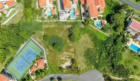 37 Shell Castle Humacao PR 00791