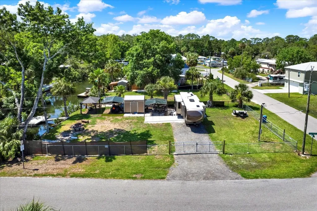 6230 Island Drive Weeki Wachee FL 34607