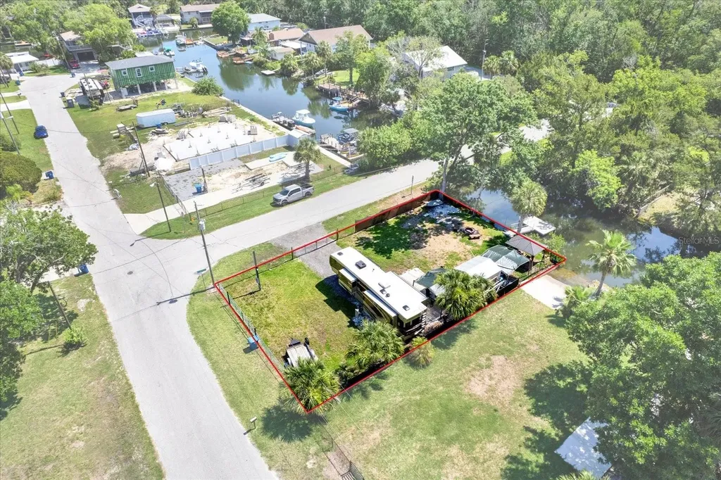 6230 Island Drive Weeki Wachee FL 34607