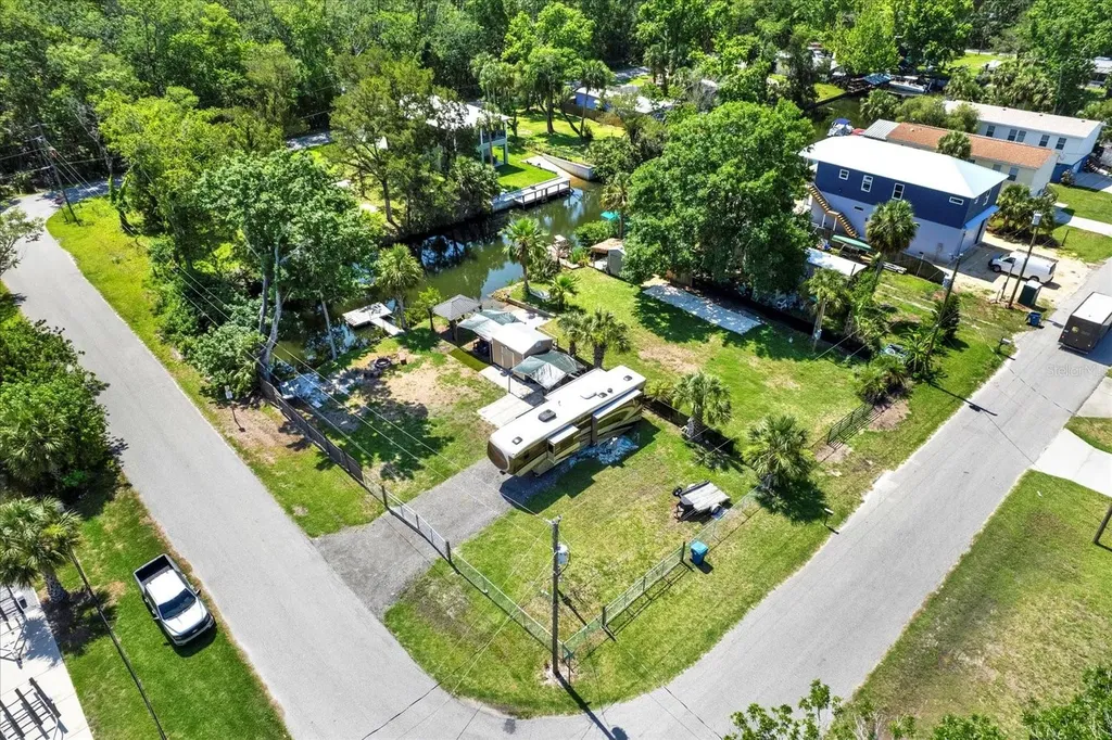 6230 Island Drive Weeki Wachee FL 34607