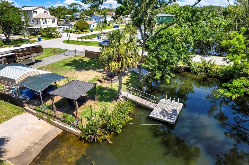 6230 Island Drive Weeki Wachee FL 34607