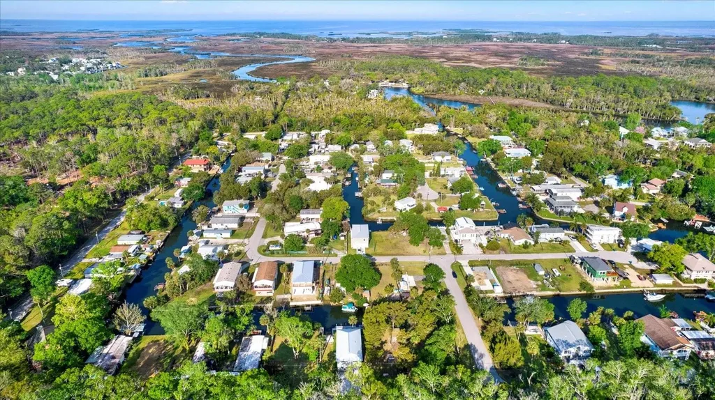 6230 Island Drive Weeki Wachee FL 34607