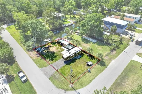6230 Island Drive Weeki Wachee FL 34607