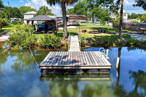 6230 Island Drive Weeki Wachee FL 34607