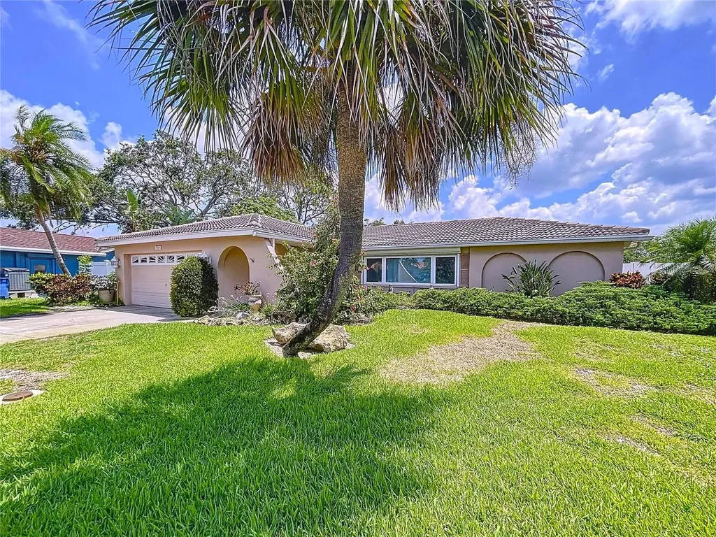 9631 Oak Street NE St Petersburg FL 33702