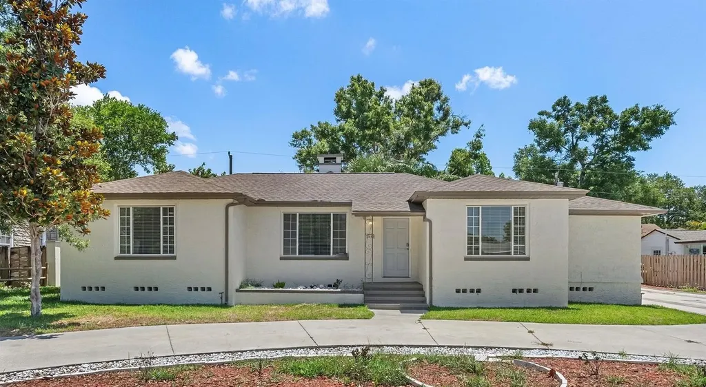 2449 16th Street N St Petersburg FL 33704