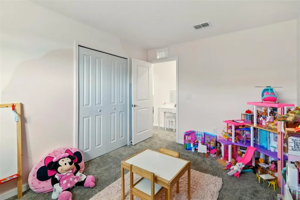 700 Trotters Drive Eagle Lake FL 33839