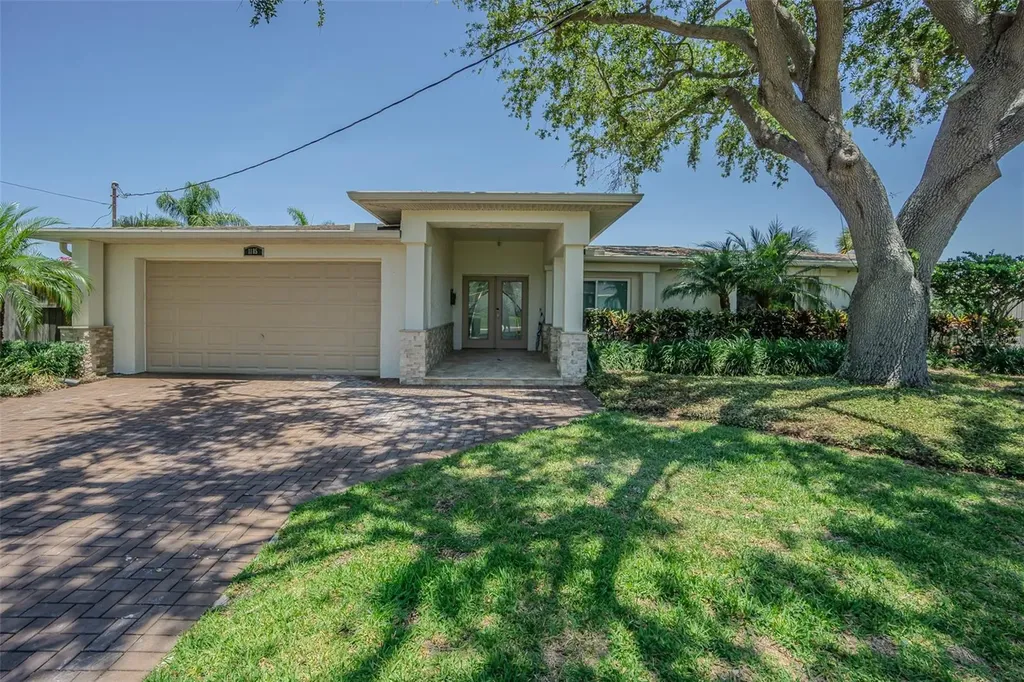 1185 36th Avenue NE St Petersburg FL 33704