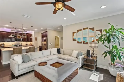510 33rd Avenue N St Petersburg FL 33704