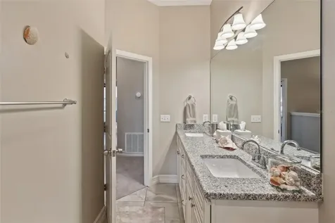 510 33rd Avenue N St Petersburg FL 33704