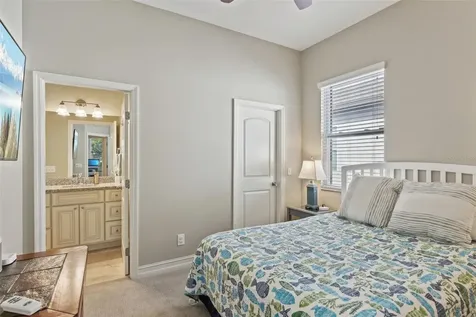 510 33rd Avenue N St Petersburg FL 33704