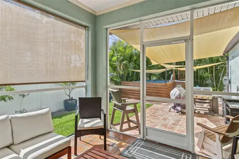 510 33rd Avenue N St Petersburg FL 33704
