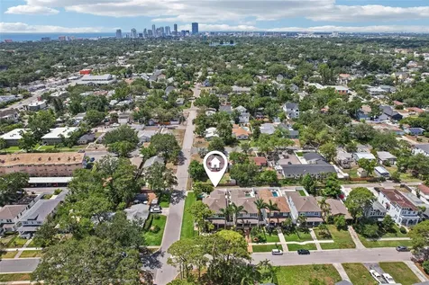 510 33rd Avenue N St Petersburg FL 33704