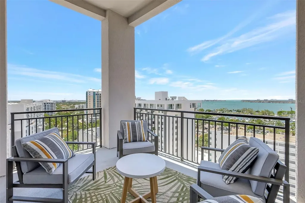 33 S Palm Avenue Sarasota FL 34236