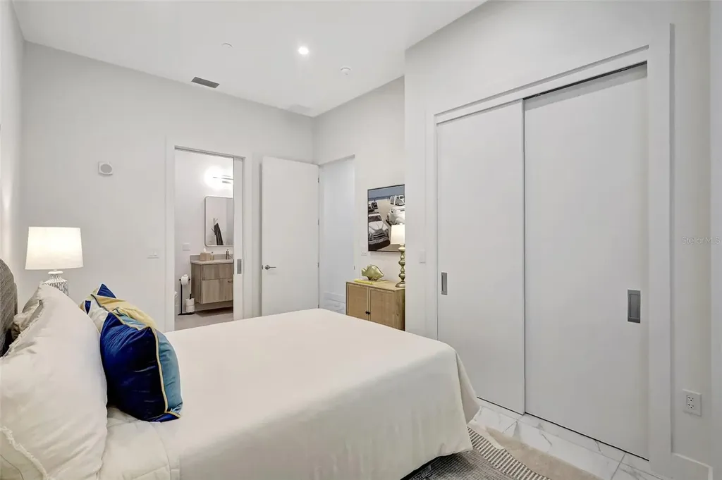 33 S Palm Avenue Sarasota FL 34236