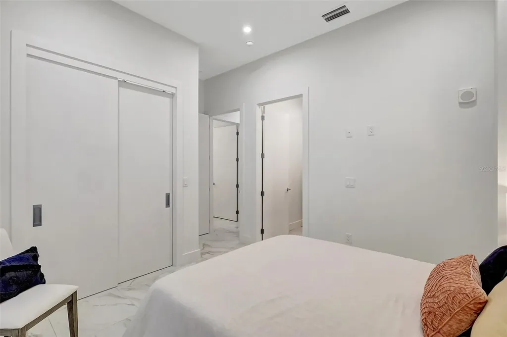 33 S Palm Avenue Sarasota FL 34236