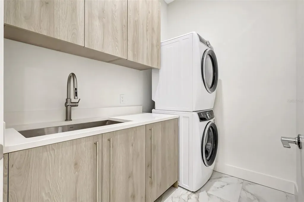 33 S Palm Avenue Sarasota FL 34236