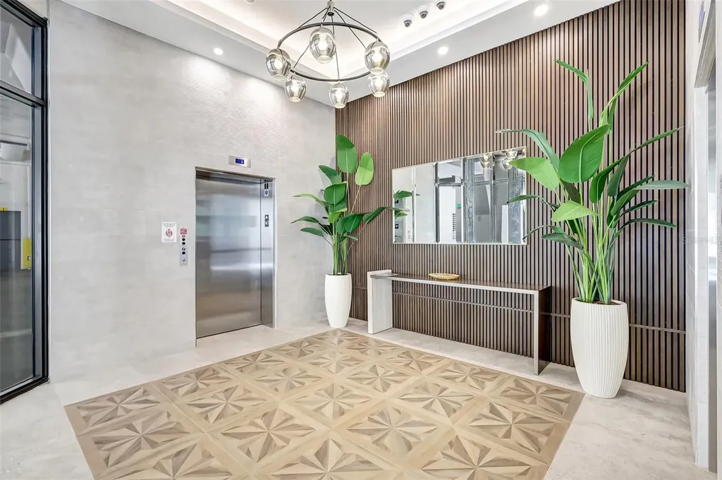 33 S Palm Avenue Sarasota FL 34236