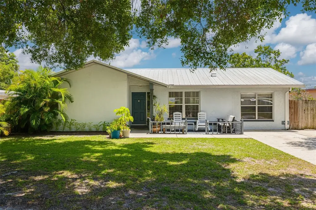 2153 Catalina Drive N Clearwater FL 33763