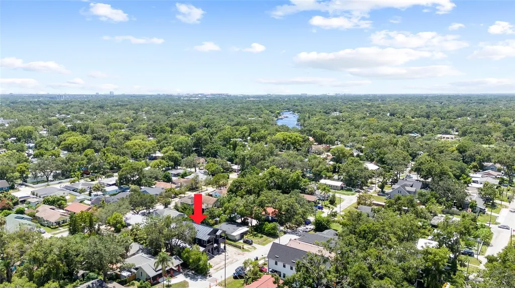 110 W Hiawatha Street Tampa FL 33604