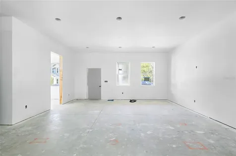 110 W Hiawatha Street Tampa FL 33604
