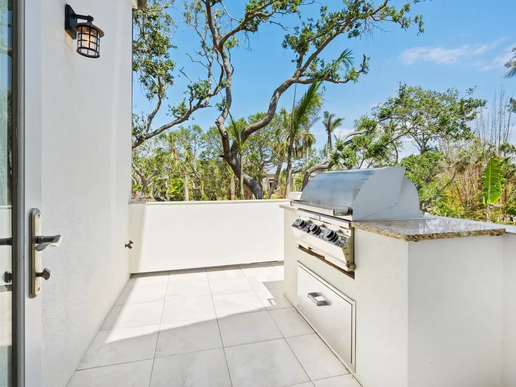 7333 Point Of Rocks Road Sarasota FL 34242