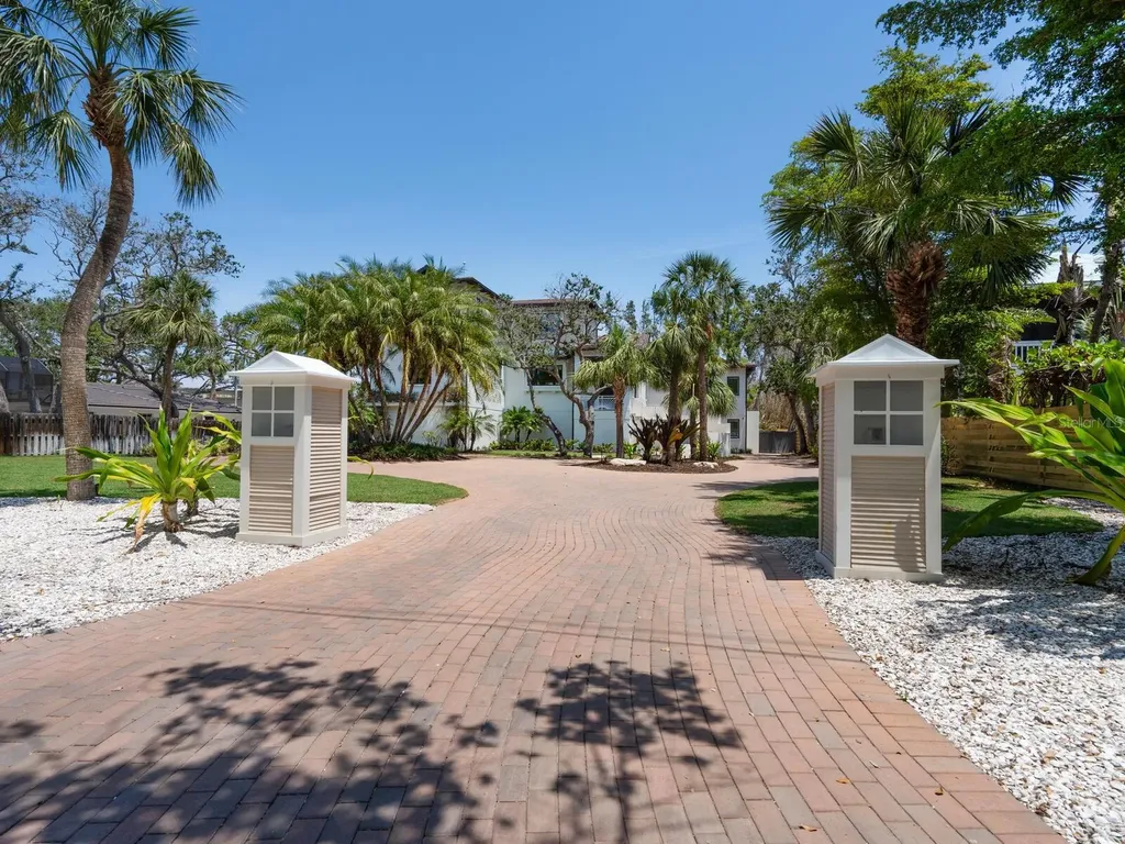 7333 Point Of Rocks Road Sarasota FL 34242