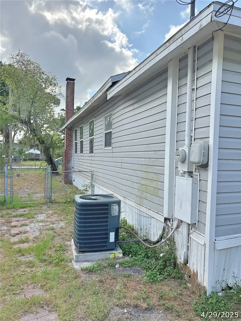 602 NW 1st Avenue Mulberry FL 33860