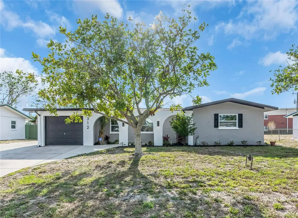 3312 33rd Street Ct W Bradenton FL 34205