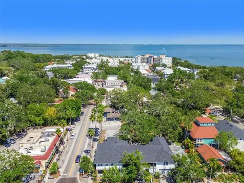 454 Main Street Safety Harbor FL 34695