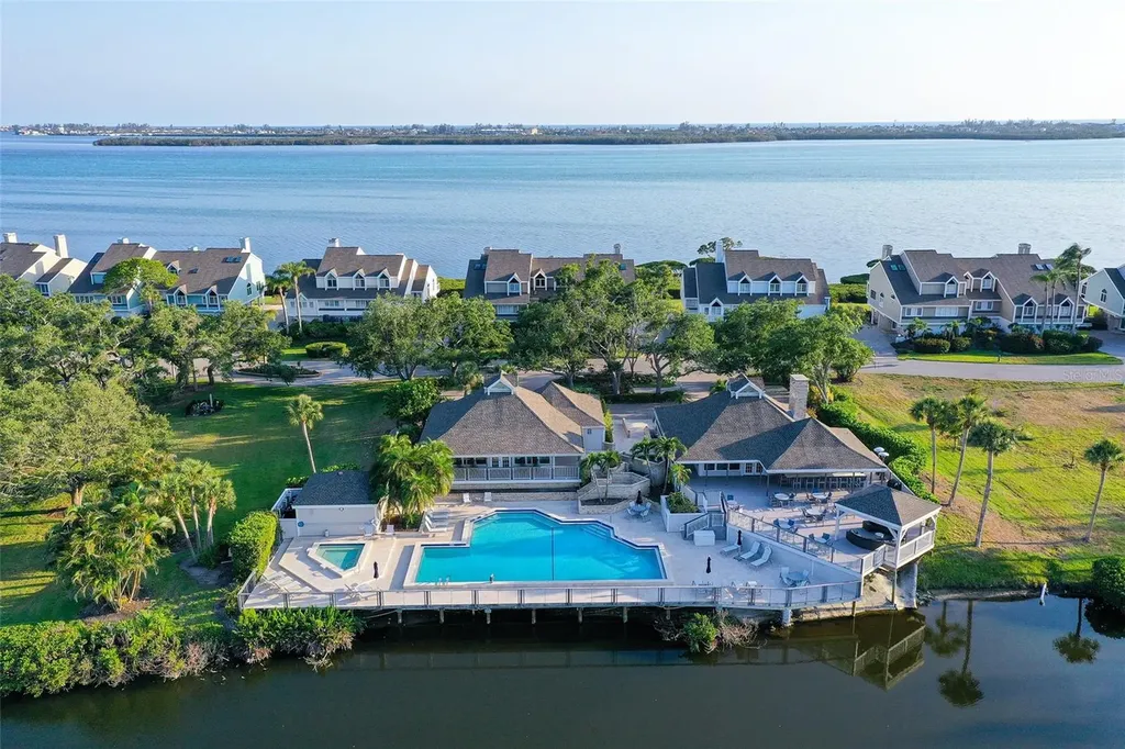 111 Tidy Island Boulevard Bradenton FL 34210