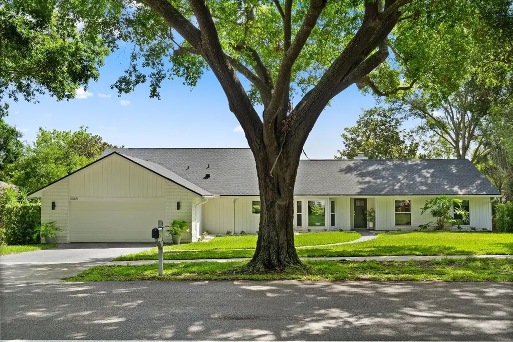 4065 Winderlakes Drive Orlando FL 32835