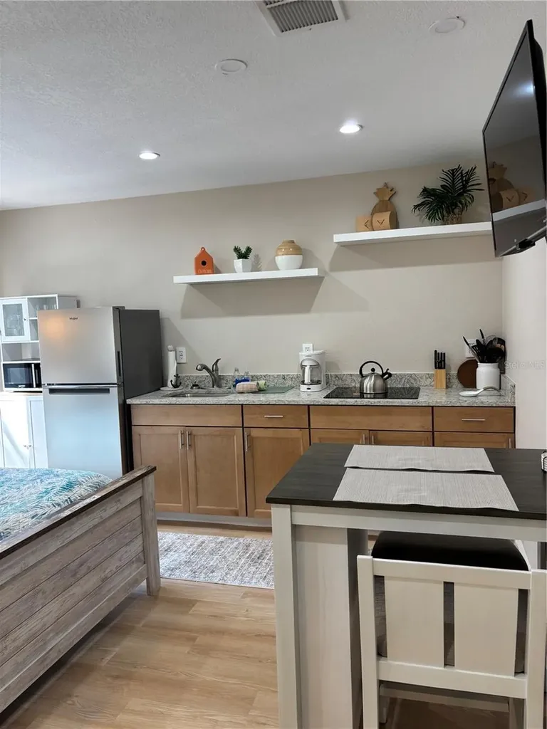 170 Roosevelt Drive Sarasota FL 34236