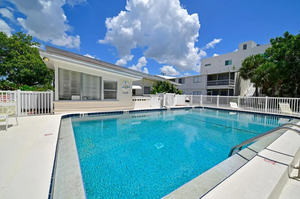 170 Roosevelt Drive Sarasota FL 34236