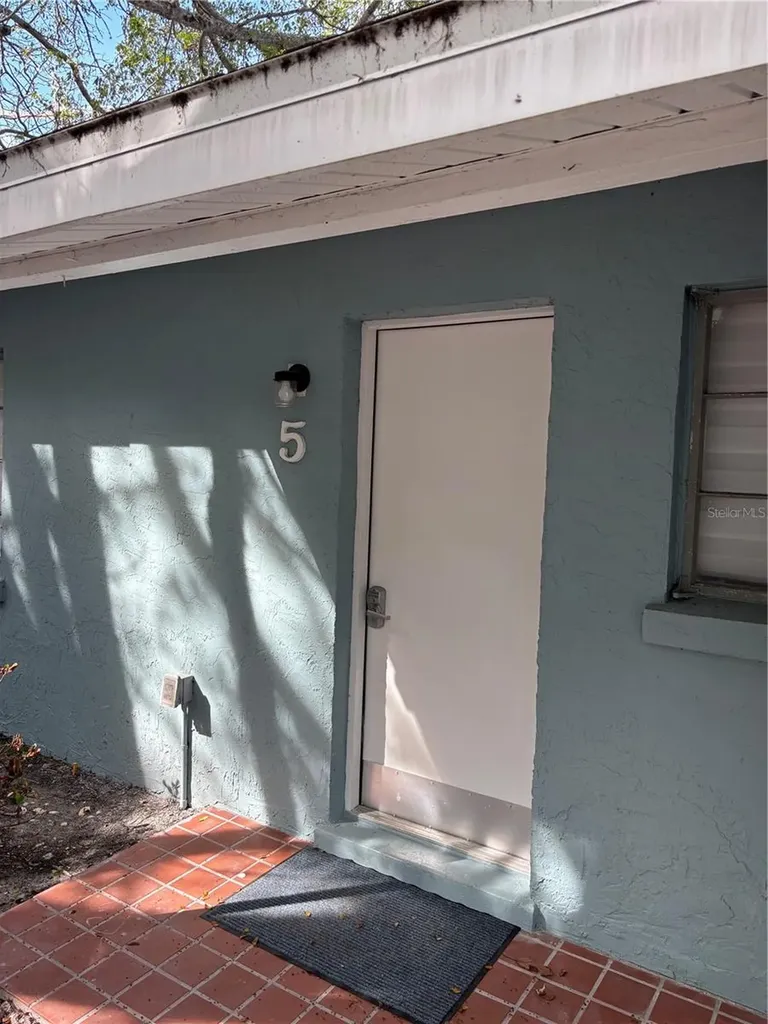 170 Roosevelt Drive Sarasota FL 34236