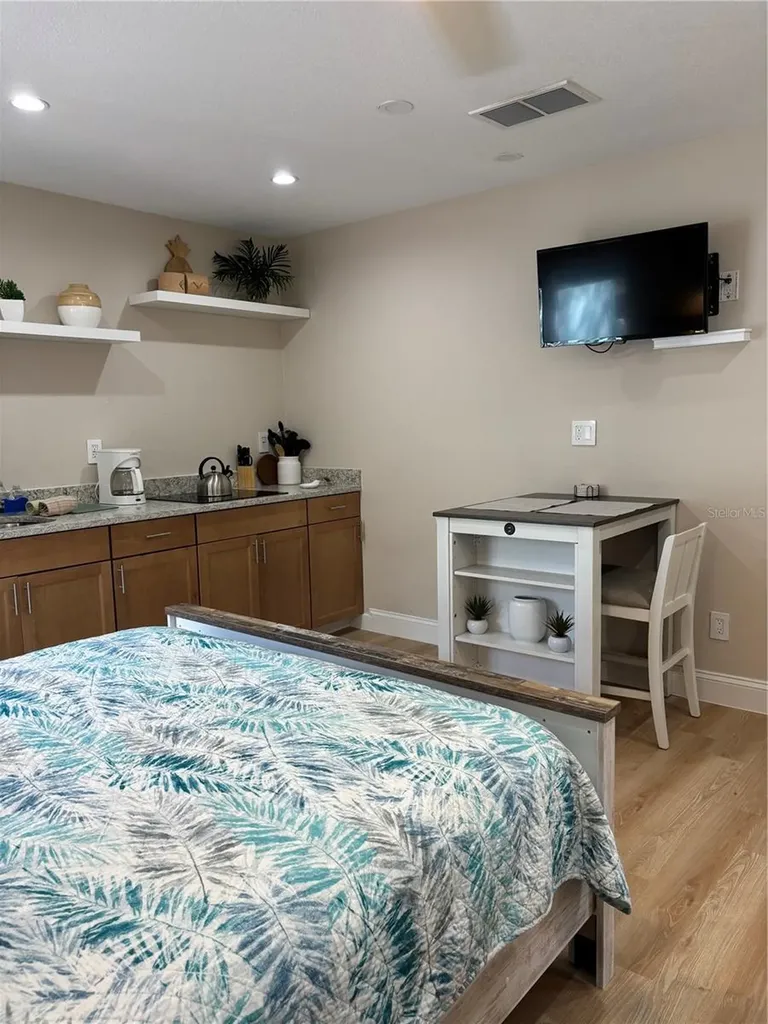 170 Roosevelt Drive Sarasota FL 34236