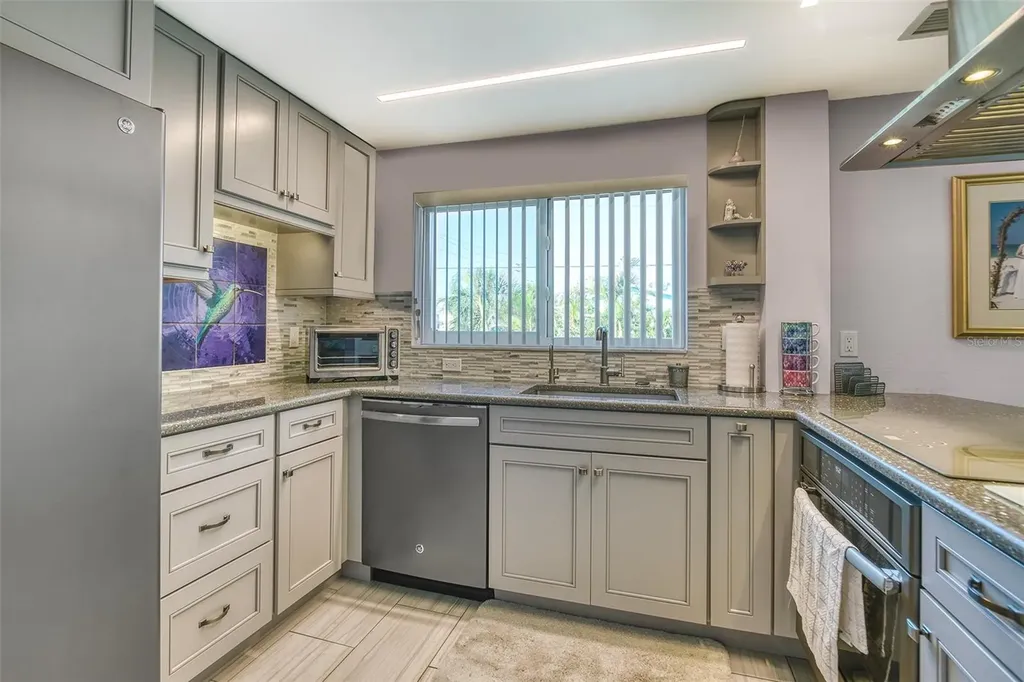 3701 5th Avenue Holmes Beach FL 34217