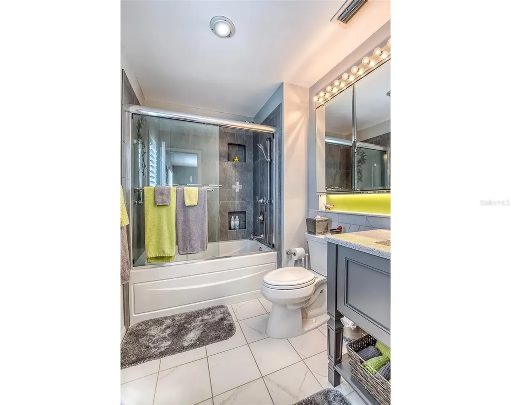 3701 5th Avenue Holmes Beach FL 34217