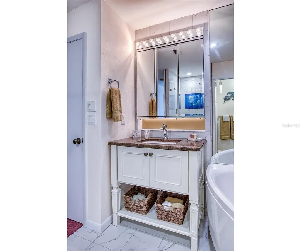 3701 5th Avenue Holmes Beach FL 34217