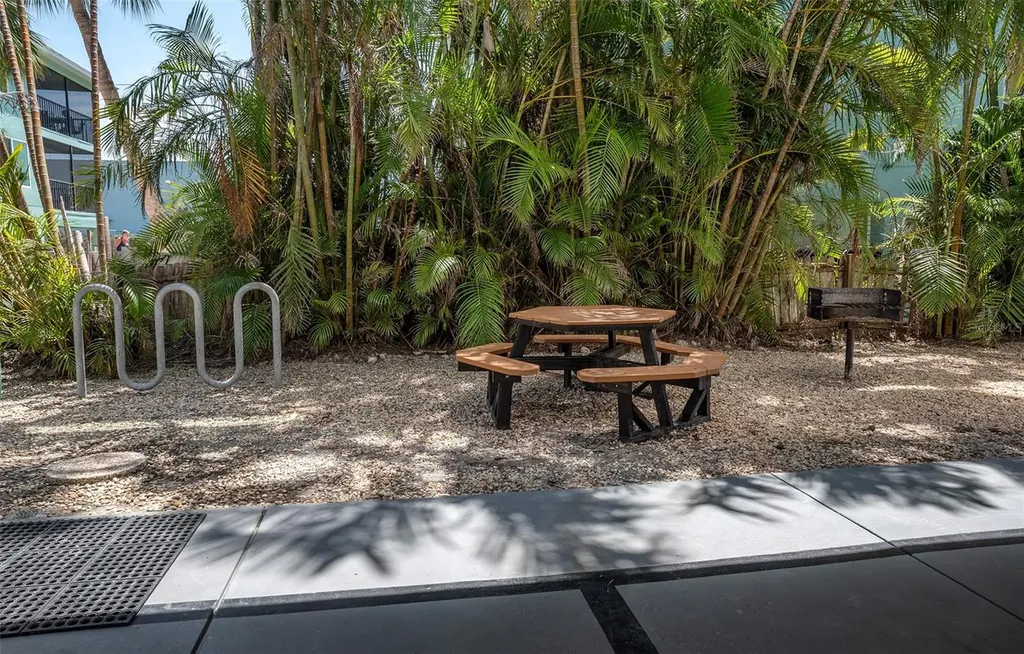 3701 5th Avenue Holmes Beach FL 34217