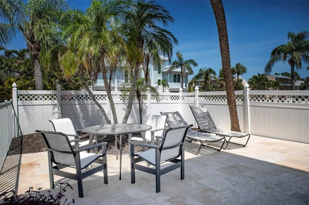 3701 5th Avenue Holmes Beach FL 34217