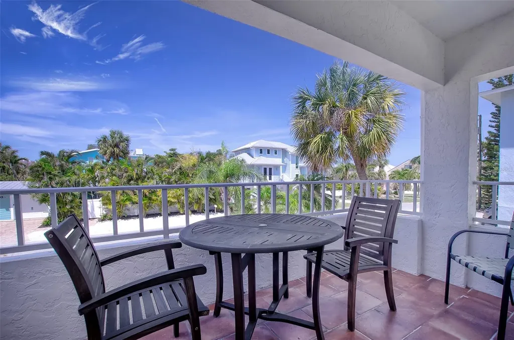 3701 5th Avenue Holmes Beach FL 34217