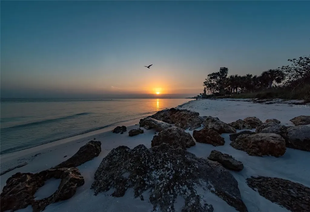 3701 5th Avenue Holmes Beach FL 34217