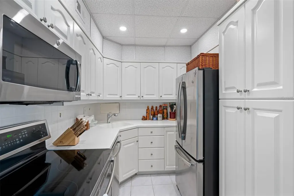 31 Island Way Clearwater Beach FL 33767